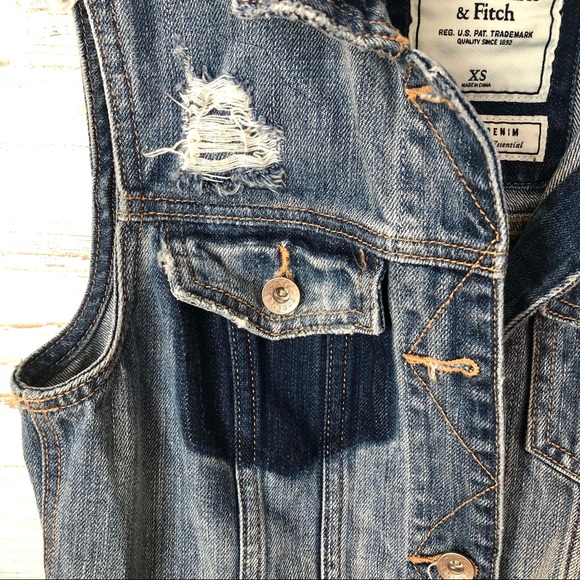 ABERCROMBIE & FITCH Distressed Denim Trucker Vest XS - Picture 2 of 9